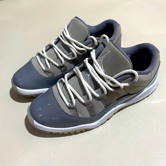 Air Jordan 11 Retro Low Cool Grey Sz 3Y 505835 003 Sneakers - Picture 13 of 16